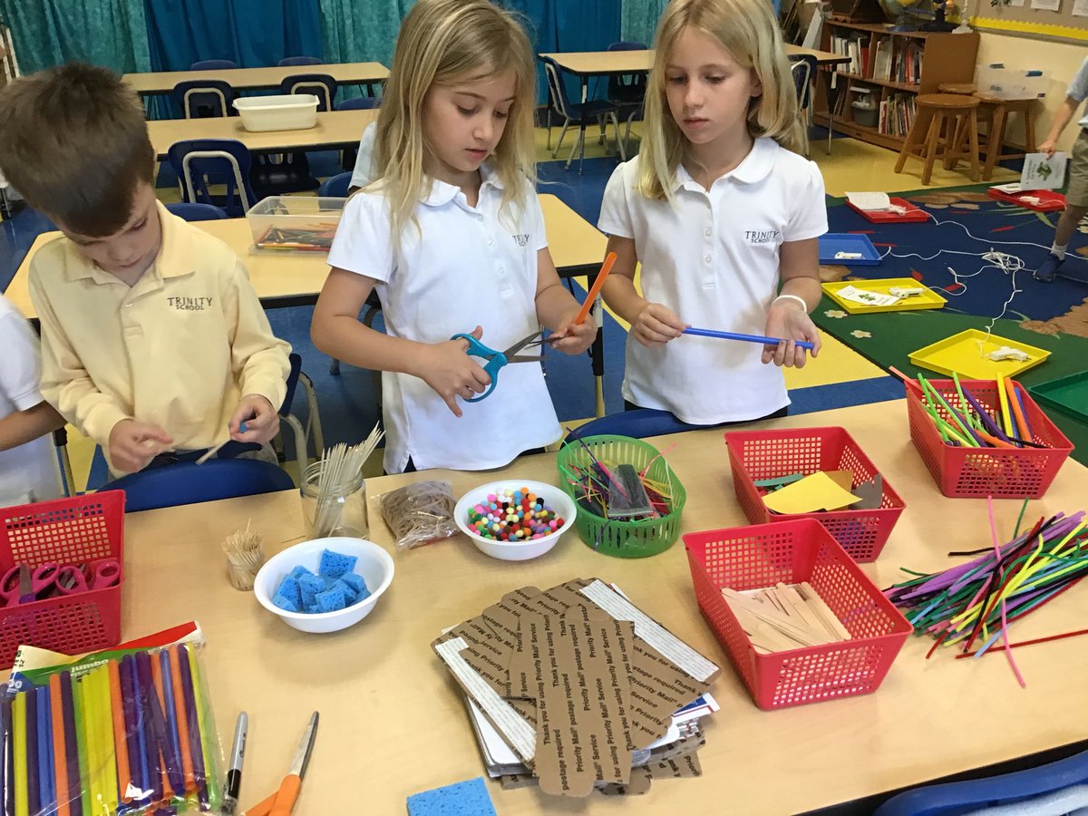 PickingUpSTEAM's tweet photo. Busy crocodile toothbrush designer/builders! @julabbie #TrinityLearns with @MrsKane_Science #TrinitySTEAM https://t.co/e1tOCPOkQz