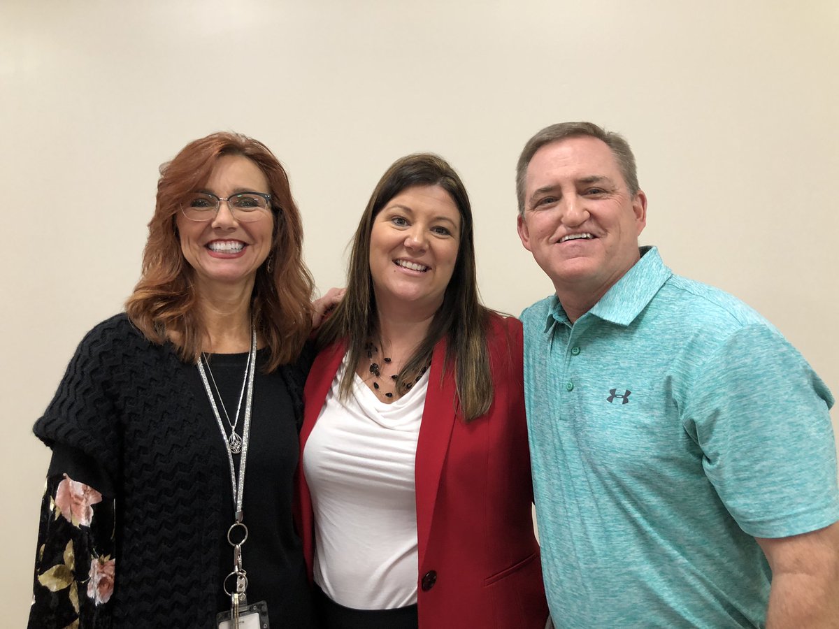 TraceyLHoover's tweet photo. CMCSS Job Fair! Working hard and excited to bring talented people to our schools! #cmcsstech #cmcssinfo #ourkidsdeservethebest https://t.co/ERboHnIZdy