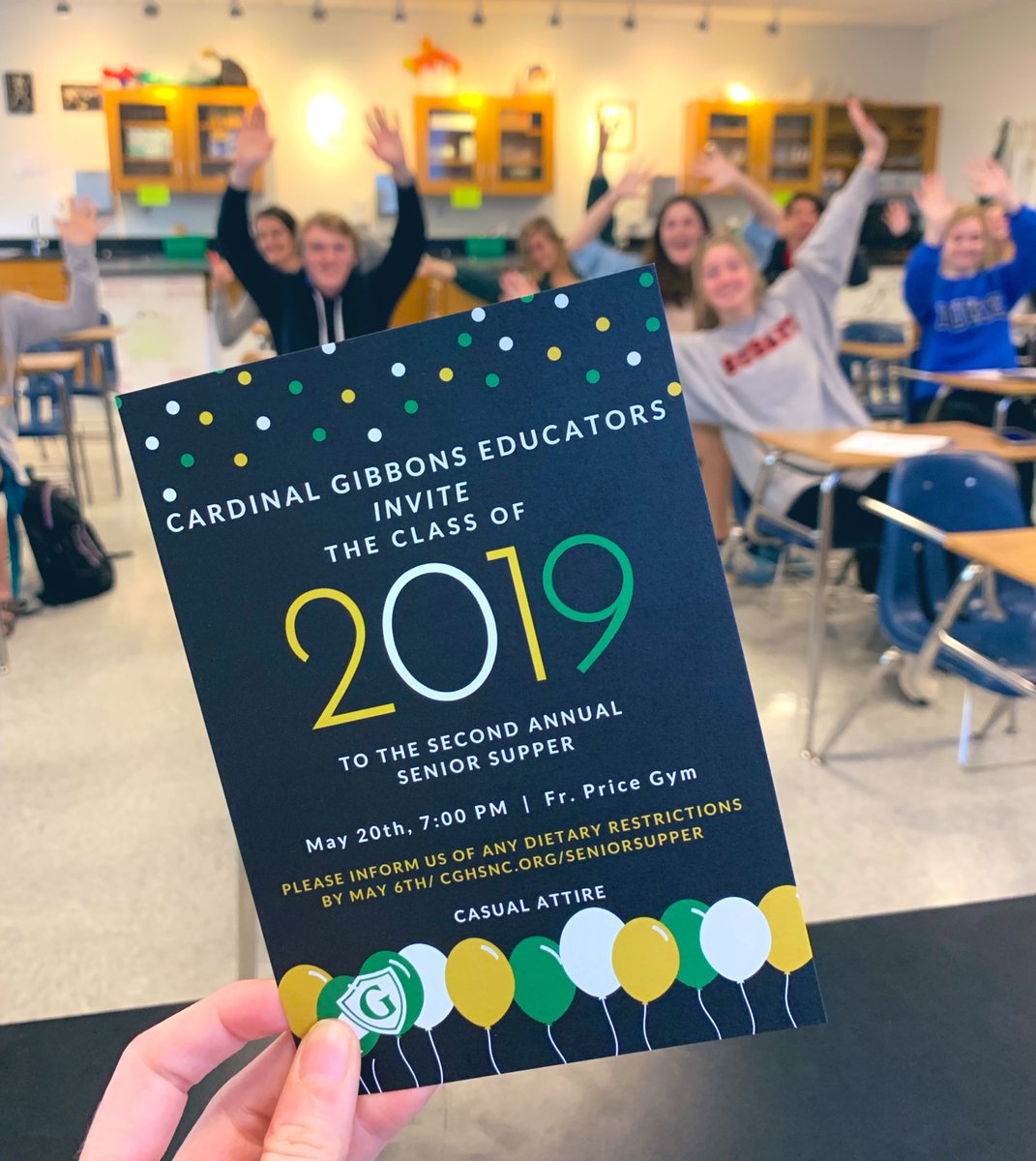 Der0uin's tweet photo. Seniors! Did you miss the senior meeting on Wednesday? Come pick up an invitation to the second annual senior supper in room 229 + make sure to RSVP so we know what to feed you 💕 https://t.co/goHZA9I8hu