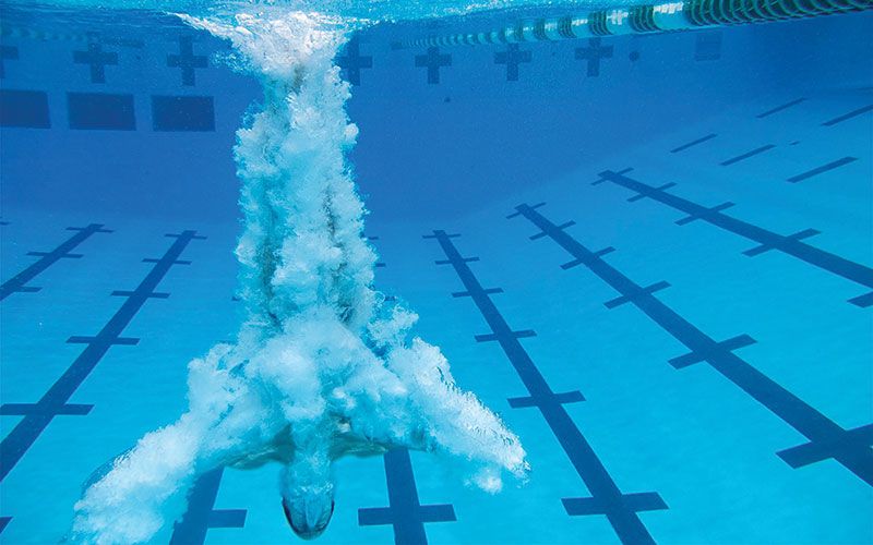 IB_DP's tweet photo. #IBDP senior Lyle Yost from @shakerschools is an elite diver and earned a spot to compete in the 2020 Olympic Trials! Also a dedicated learner, he's matriculating to @OhioState to study linguistics. Read his incredible story: https://t.co/UP0sVebSE7 https://t.co/34hOUlAppX