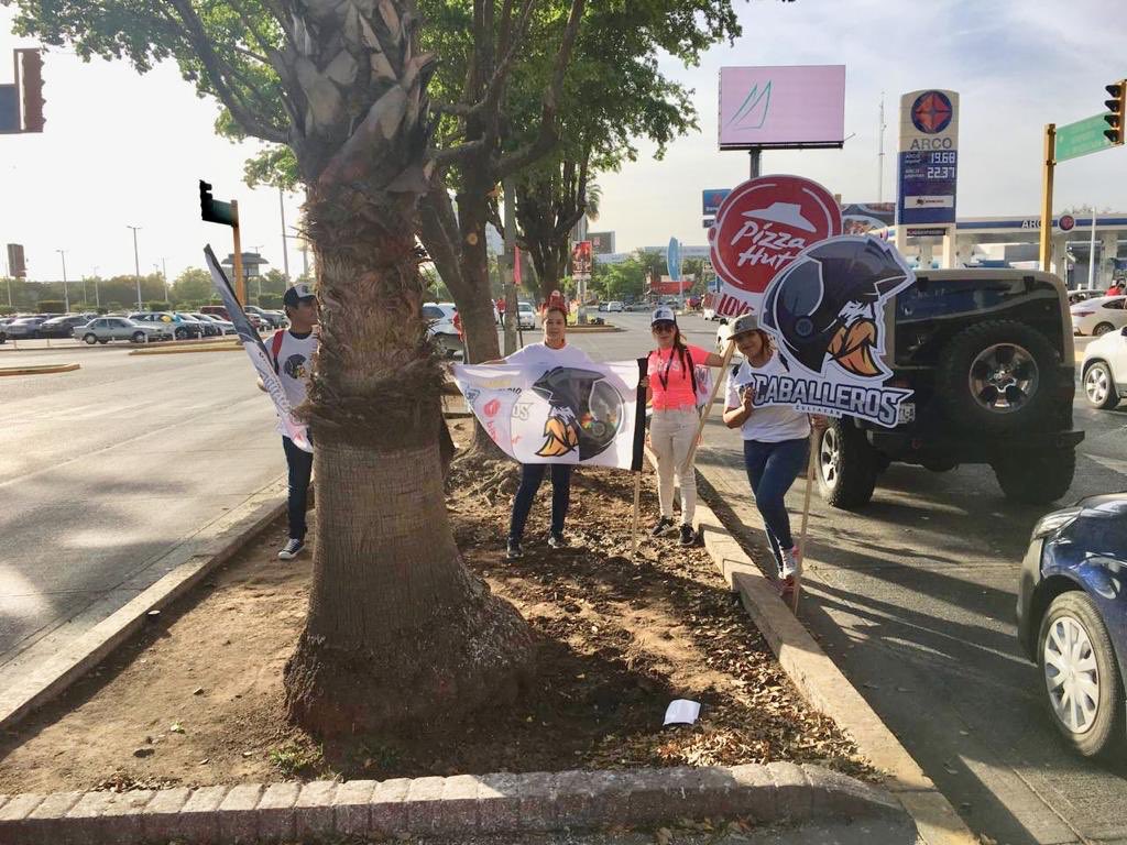 caballeroscln's tweet photo. Sigue al #TeamPromotion de @PizzaHut_Mexico y descubre grandes sorpresas que tienen para ti... 🏀🛡⚔️🔥🍕

@CIBACOPAdp 
#JaladosCuliacán #VivaElBasket https://t.co/Roojob10Ti