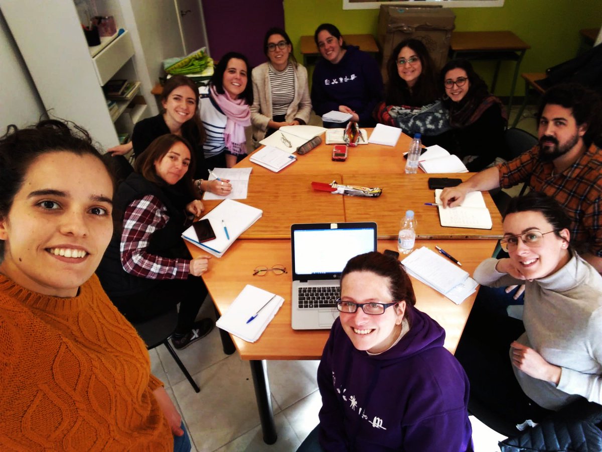 avalponasca's tweet photo. 👋 Un saludo de todo el #equipo de #Valponasca Madrid. 
Revisando y preparándonos para el último trimestre!! 💪😃
#equipazo #siempredandolotodo #siemprealegres #disfruando #sereducador #megustamitrabajo https://t.co/Obby3raZjM
