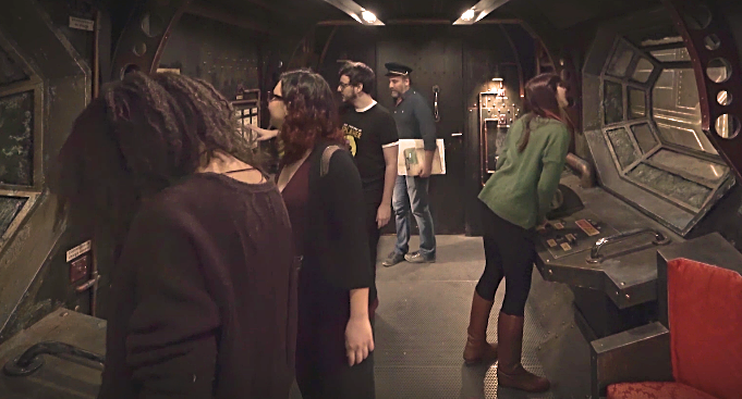 Escape LAB Paris (@theescapelab) on Twitter photo Ça y est c’est le grand jour ! 😎 Les premiers sous-mariniers prennent possession du Red Squid ! Ça y est c’est le grand jour ! 😎 Les premiers sous-mariniers prennent possession du Red Squid !