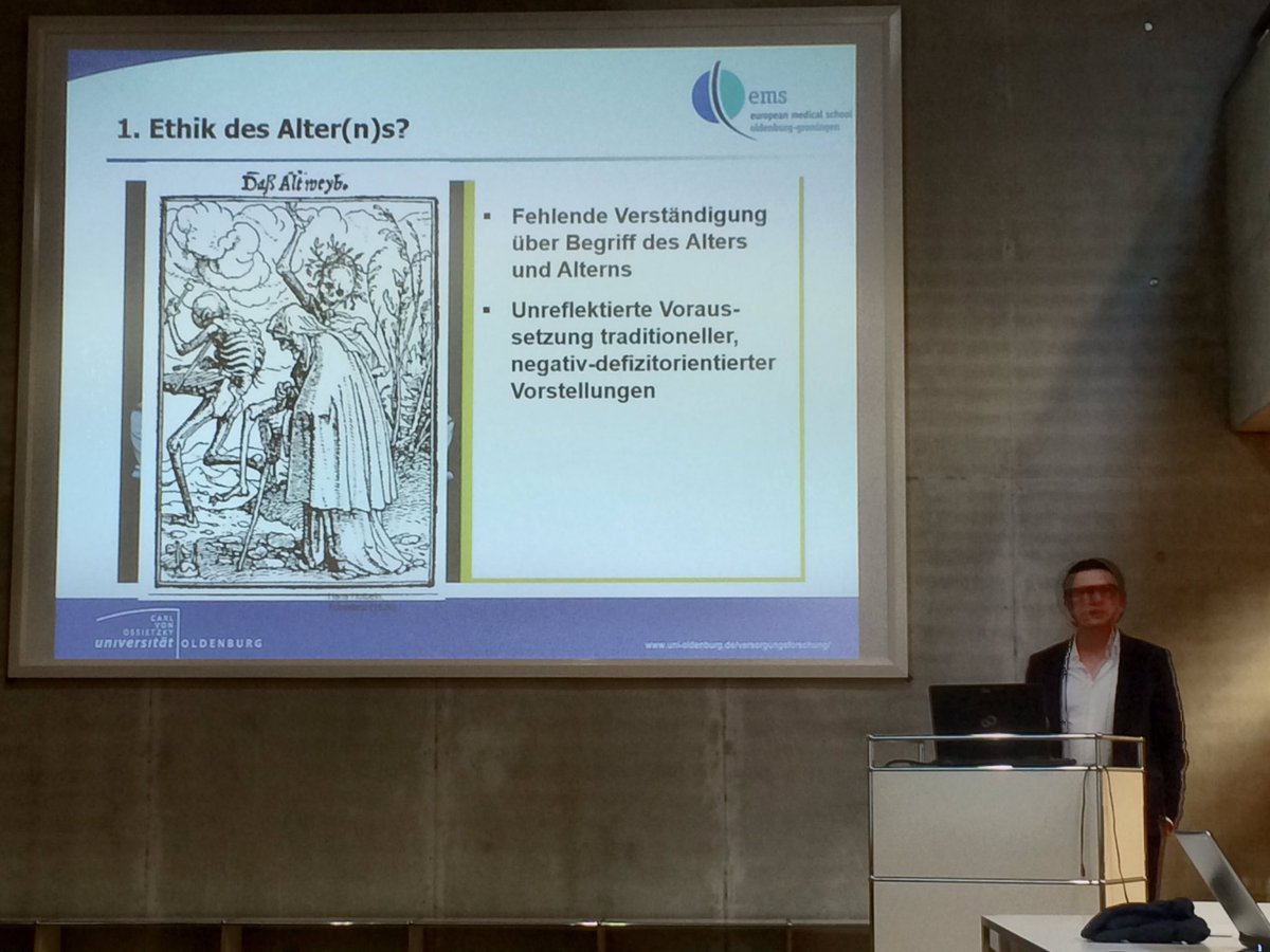 Med_Informatik's tweet photo. Mark Schweda (@UniOldenburg): Ethische Aspekte der #Digitalisierung der ambulanten #Intensivpflege im Alter
@wissen_lockt @UniOldenburg #MeSiB @gmdsEV @EFMI @TMF_eV @DIVI_eV https://t.co/X4dBfz5jTX