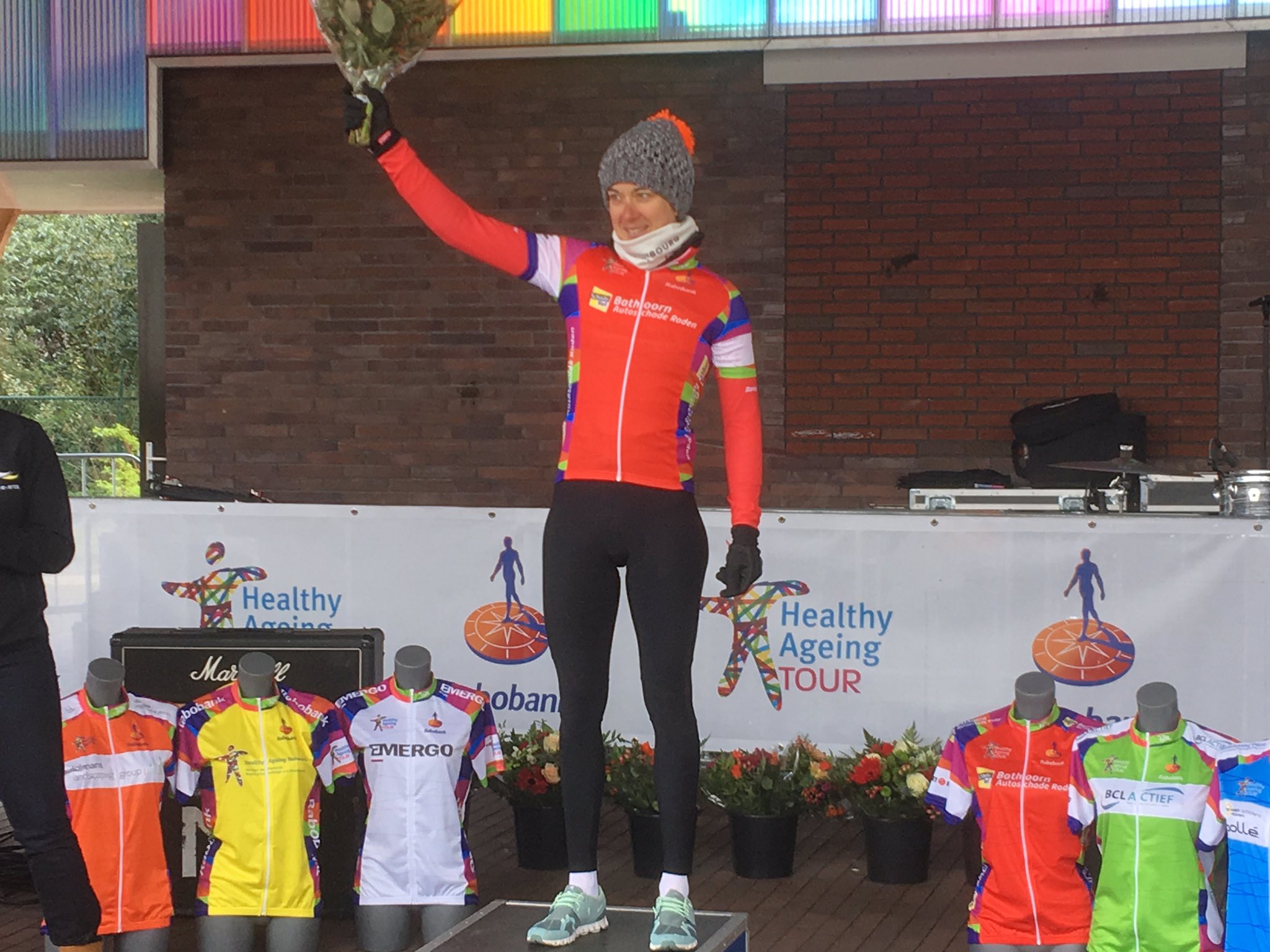 кристин в шапочке