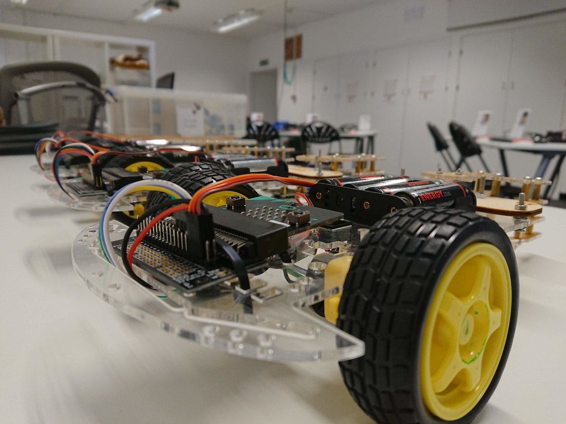 scienceoxford's tweet photo. We have renamed our #robot buggies in honour of the #moon landing #Apollo50 anniversary for this Saturday’s #microbit #computing club! Keep reading to see which astronauts we chose… 🌑💻🚀@microbit_edu #madewithmu https://t.co/BpineNxMqe