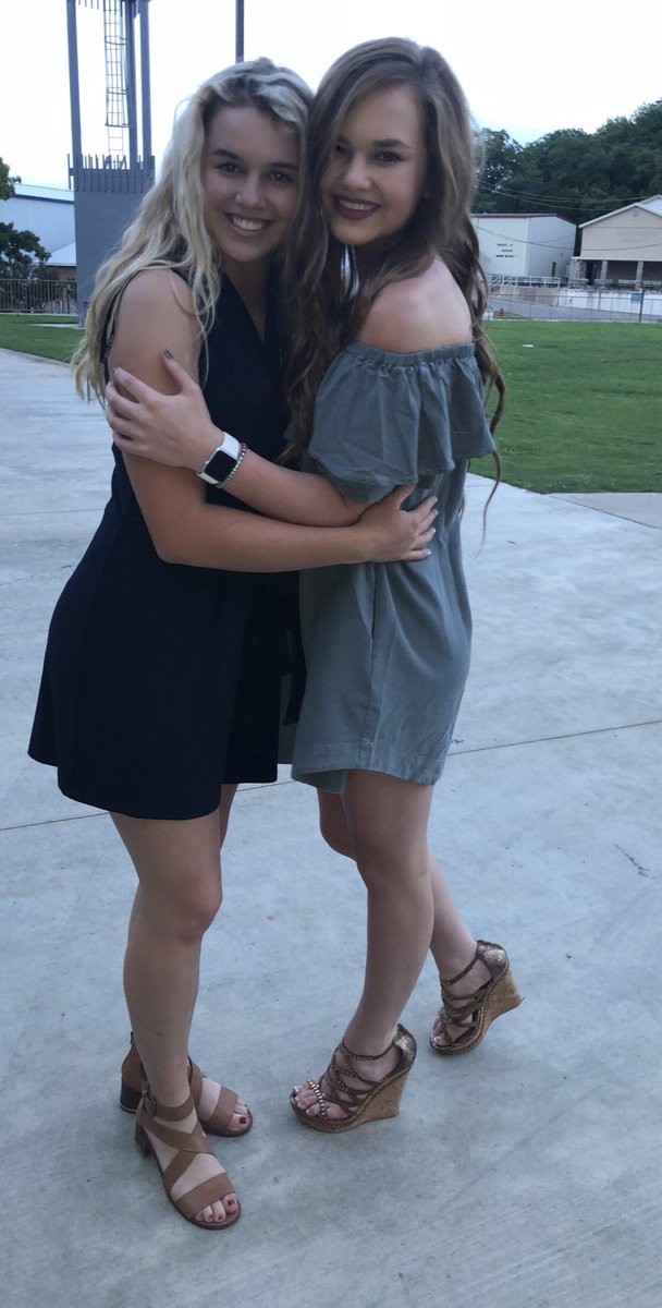 chasi_king's tweet photo. HBD @tatumswink love &amp; miss you lots 💛💛💛 https://t.co/yn3Vx6F6Md