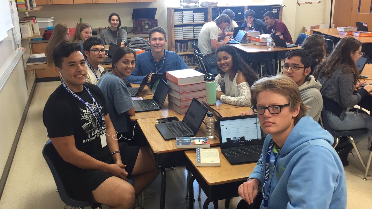 HCEVerstuyft's tweet image. Book Smash Friday! Creating a playlist for book club character in 30 minutes!! Lots of smiles and laughs and MUSIC! #readwritecreate #readingitsourthing #iteachbluegrit #wearebandera #bulldogtenacity