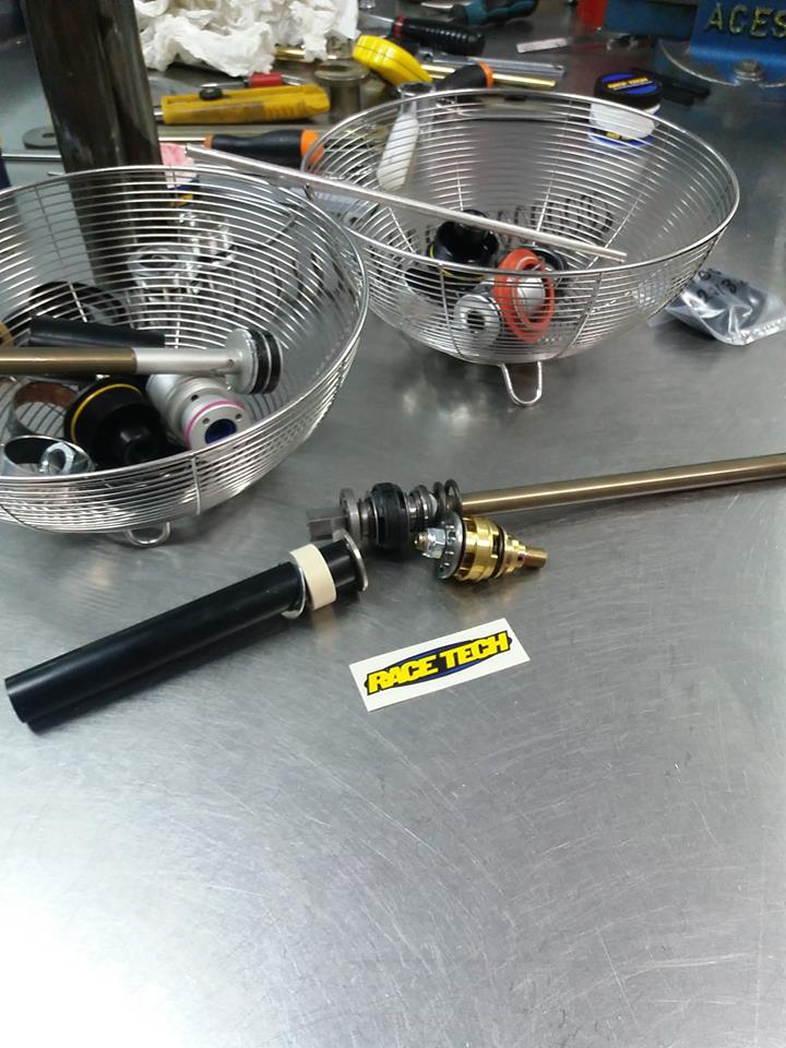 racetechspn's tweet photo. KTM &amp; HUSQVARNA, 50 c.c., 65 c.c., el kit Racetech aporta la  seguridad y confianza necesarias para que cada hora de moto se convierta en evolución. https://t.co/Z5CiS1bpBu