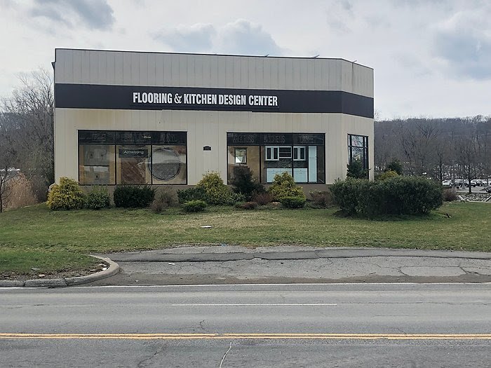 NY_Commercial's tweet photo. #ForSALEorLEASE

◥ Total Building SF +/- 11,000
◥ Lot Size: +/- 1 Acre
◥ Retail/Showroom/Warehouse/Signage/Abundant Parking/High Ceilings/Frontage
◥ Fully Air Conditioned, Radiant Gas Heat, Sprinklers
◥ High Traffic/Volume
◥ Solar Panels on the Roof! +/- 50 Car parking https://t.co/rIL9CejpFC