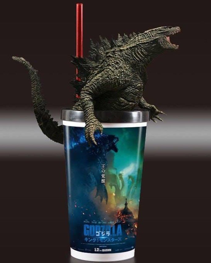 Kaiju News Outlet on X: New image of the other two new #GodzillaVsKong  Carl's Jr. cups from Spain. Source: @vasosdecineyco1   / X
