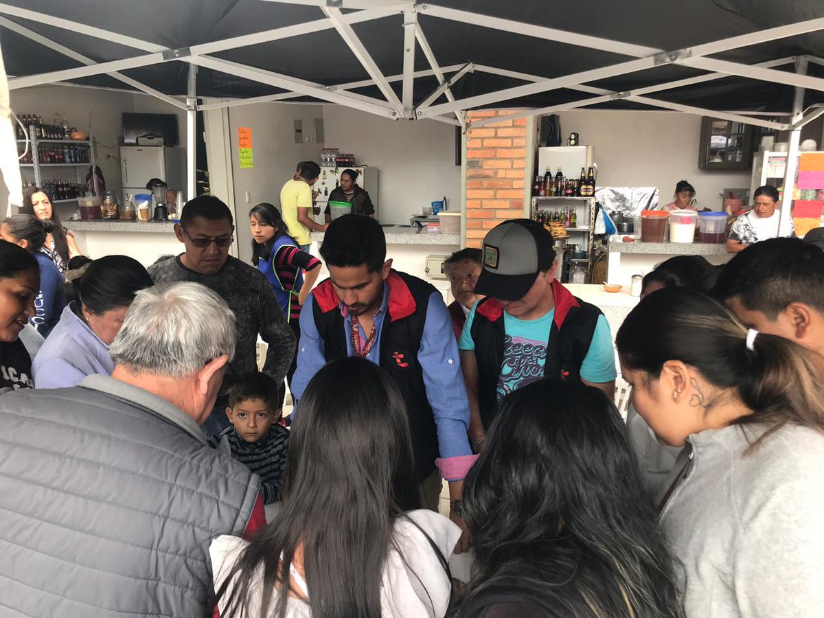 Participamos en la inauguración del remodelado Mercado 12 de Abril. Brindamos información sobre el funcionamiento de este nuevo medio de transporte. #ElTranvíaLlegó <a href="/MunicipioCuenca/">Municipio Cuenca</a> @mercurioec <a href="/eltiempocuenca/">Diario EL TIEMPO</a> <a href="/complicefm/">Cómplice FM</a> <a href="/RadioCiudad1017/">Radio Ciudad 101.7 FM</a>