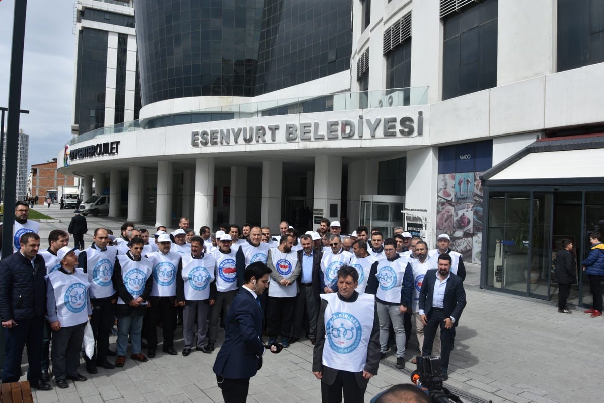 1-Sendikal haklara saldırıya, Sendikalılara yıldırıya, Sendikacılığa saygısızlığa karşı Memur-Sen’in sendikal bilinci, Bem-Bir-Sen’in örgütlü direnci bugün sahadaydı.Sendikal özgürlüğü yok sayan, ideolojik sendikacılığın flamasını sallayan belediyelerde tepkimizi ortaya koyduk.