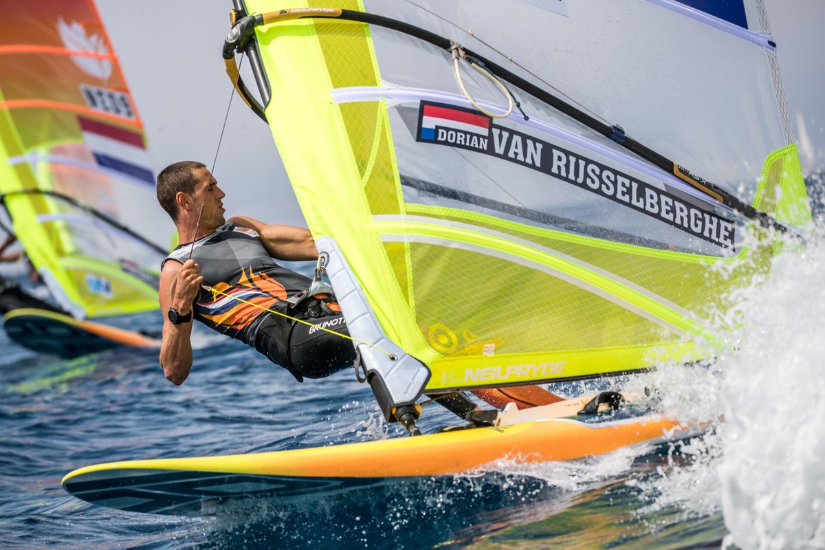 NIEUWS: <a href="/kiranbadloe/">Kiran Badloe</a> &amp; <a href="/lifeofdorian/">Dorian</a> als nummers 1 en 2 naar medalrace EK RS:X windsurfen #teamnl #LifeofDorian lifeofdorian.com/nieuws/badloe-…