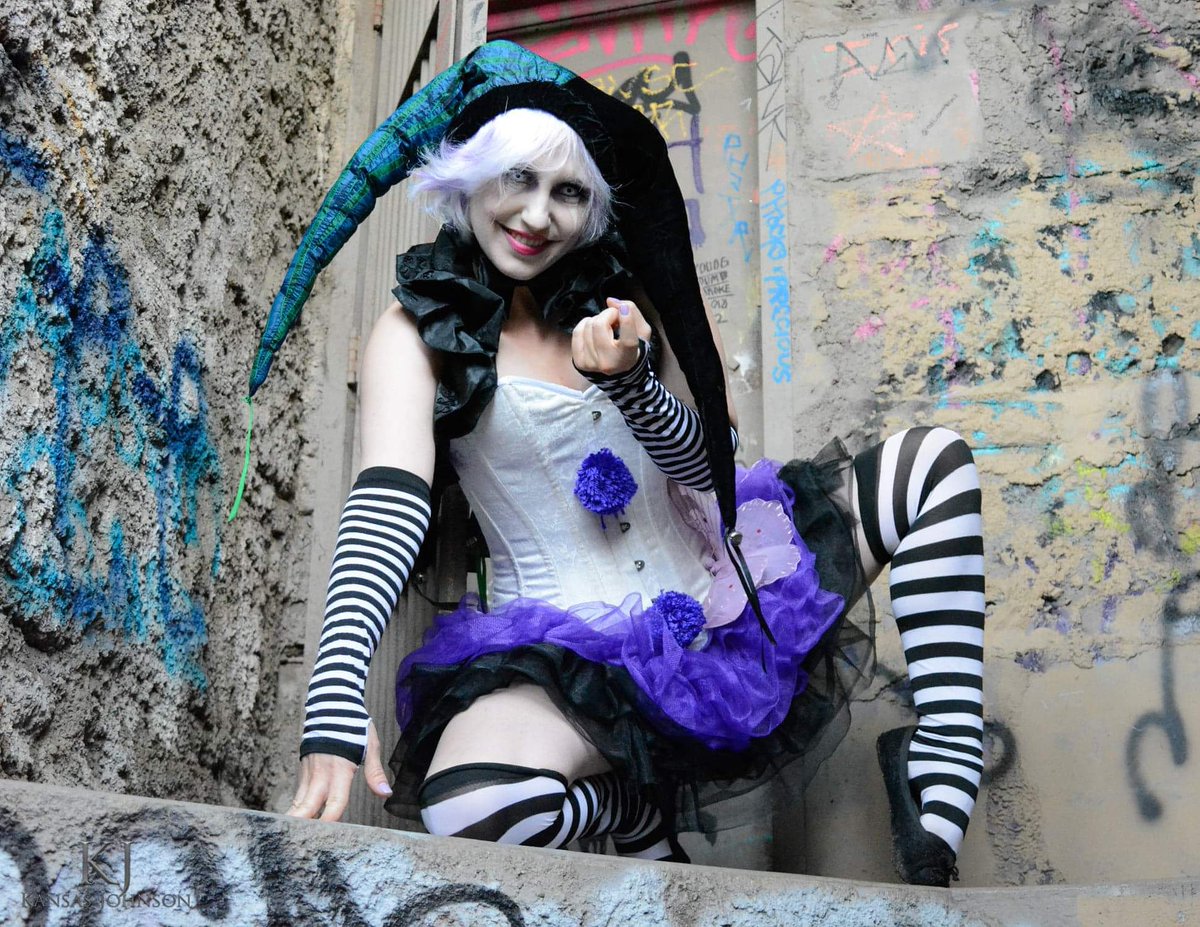 SpookyWhit's tweet photo. The weekend beckons....😈🤡
Photography by @kansascityphotog

#freakyfriday #freakshow #darkcarnival #creepycircus #creepyclown #cosplay #cosplayer https://t.co/pVA6opzIFV