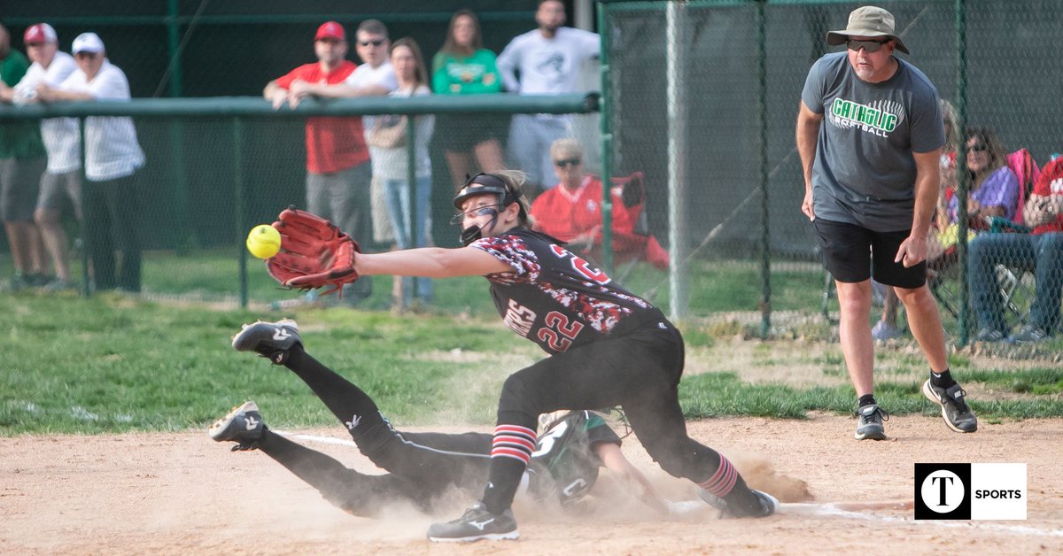 OwensboroSports's tweet photo. ICYMI: Owensboro Catholic twice fought back from a one-run deficit, eventually outlasting Daviess County at home to pick up a 9th District softball win. @ocsaces @acessoftball1 @AthleticsDC 

Story: https://t.co/2NRtpEKTzb https://t.co/74Ao2ECAsY