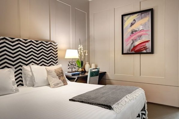 SingerPalaceRM's tweet photo. Le Charming Suite sono l'icona del nostro Boutique Hotel. 
Scegli la tua camera preferita al #SingerPalaceHotel per un soggiorno indimenticabile a #Roma.
#LuxuryTravel #luxurylifestyle #luxuryhotel https://t.co/hqMcmVjhLX