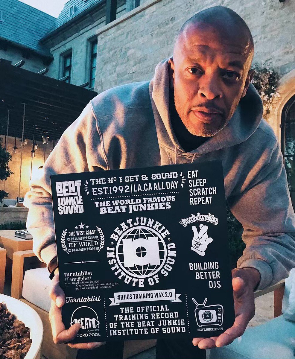 rhettmatic's tweet image. “It’s the D.R.E.”! The good doctor @drdre has the new @BEATJUNKIES Training Wax 2.0, now available at @BeatJunkieIOS Pro Shop! S/O to the gawd @Fredwreck! #BeatJunkies #BJIOS  #DrDre #Aftermath #Fredwreck