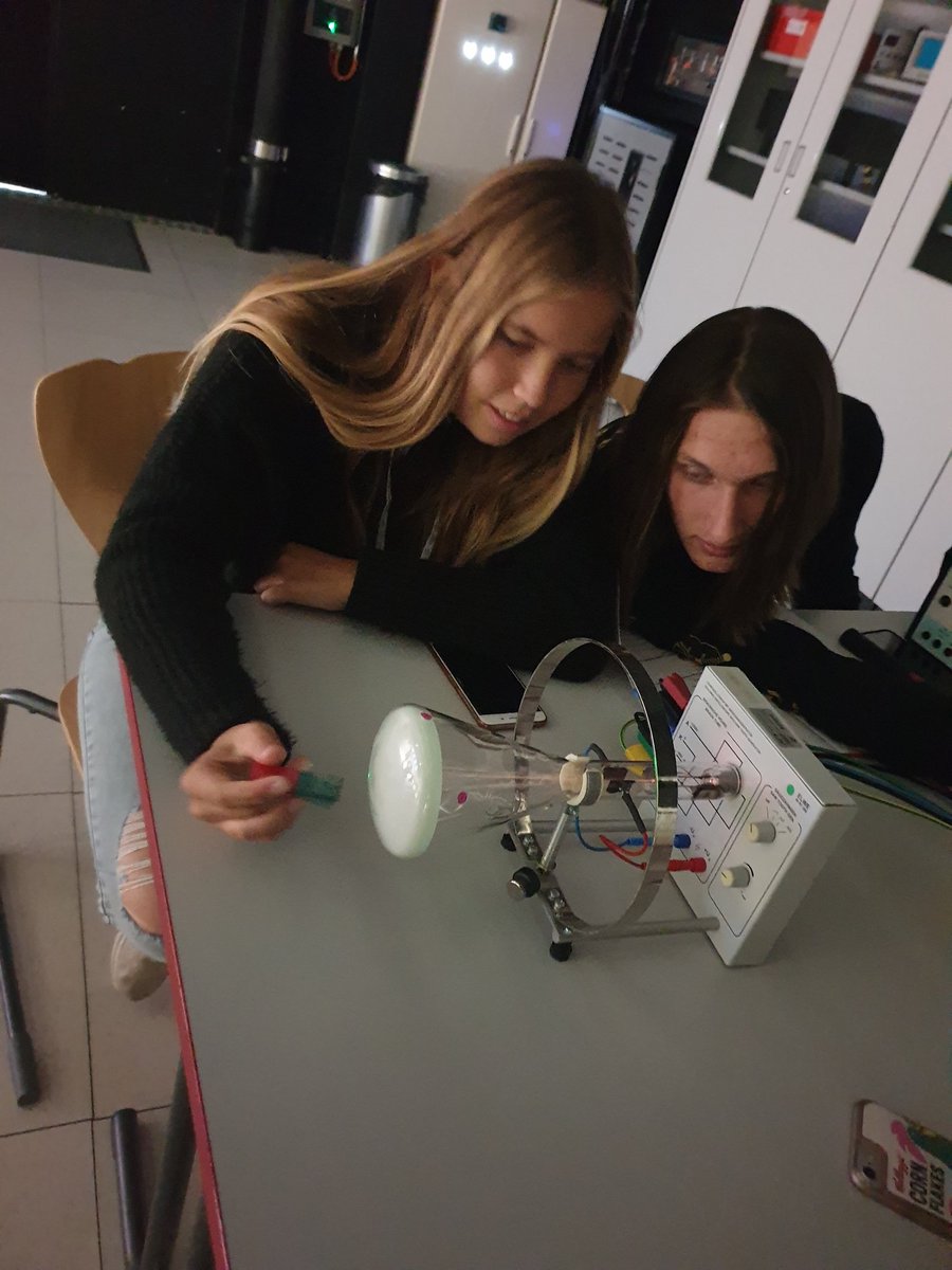 Bec_NZ1's tweet image. &amp;lt;3 great fun with #SCoolLab and @CERN