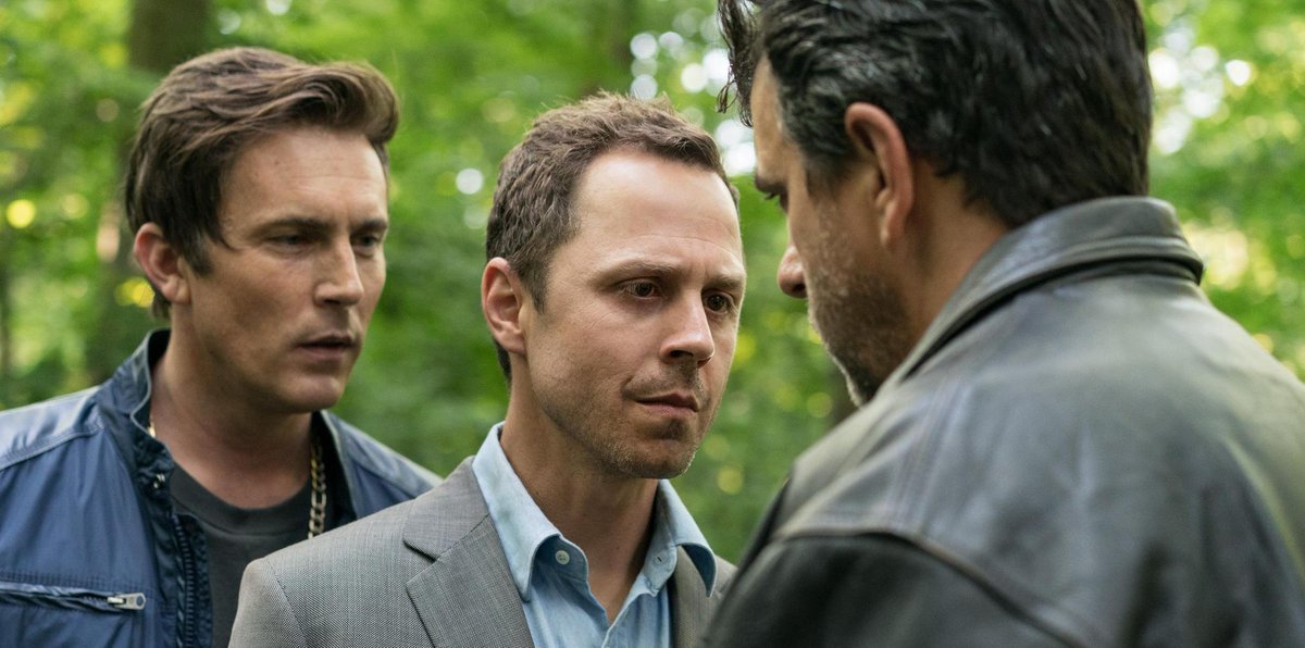 PlayStationDE's tweet image. Sneaky Pete kehrt zurück: Die 3. Staffel erscheint am 10. Mai auf @PrimeVideo. bit.ly/2UTIOAS #PSStreaming