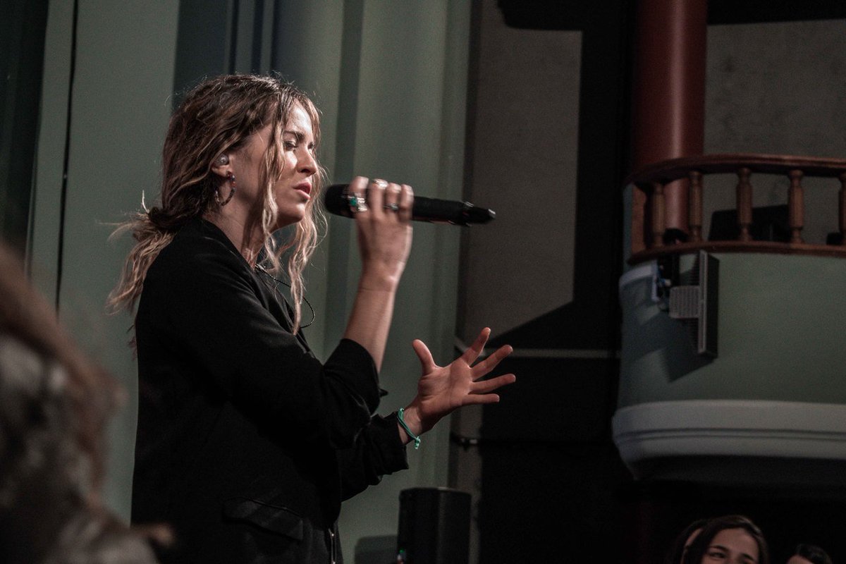 #MÚSICA / La cantautora Sofía Ellar hace vibrar al Paraninfo en su comienzo de gira <a href="/SofiaEllar/">Sofia Ellar</a> <a href="/Paraninfoull/">Paraninfoull</a> | Periodismo ULL dozz.es/vbhpa2