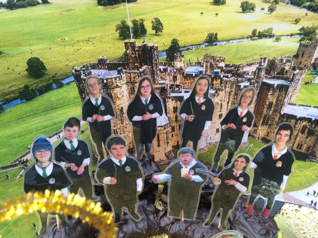 Escola_Taiga's tweet photo. Marxem de vacances amb la nostra mona de Harry Potter que hem fet a la aula d’Arts plàstiques de la nostra escola https://t.co/mDbMcSXjXz Bona setmana Santa!! https://t.co/a0FQb6co8O