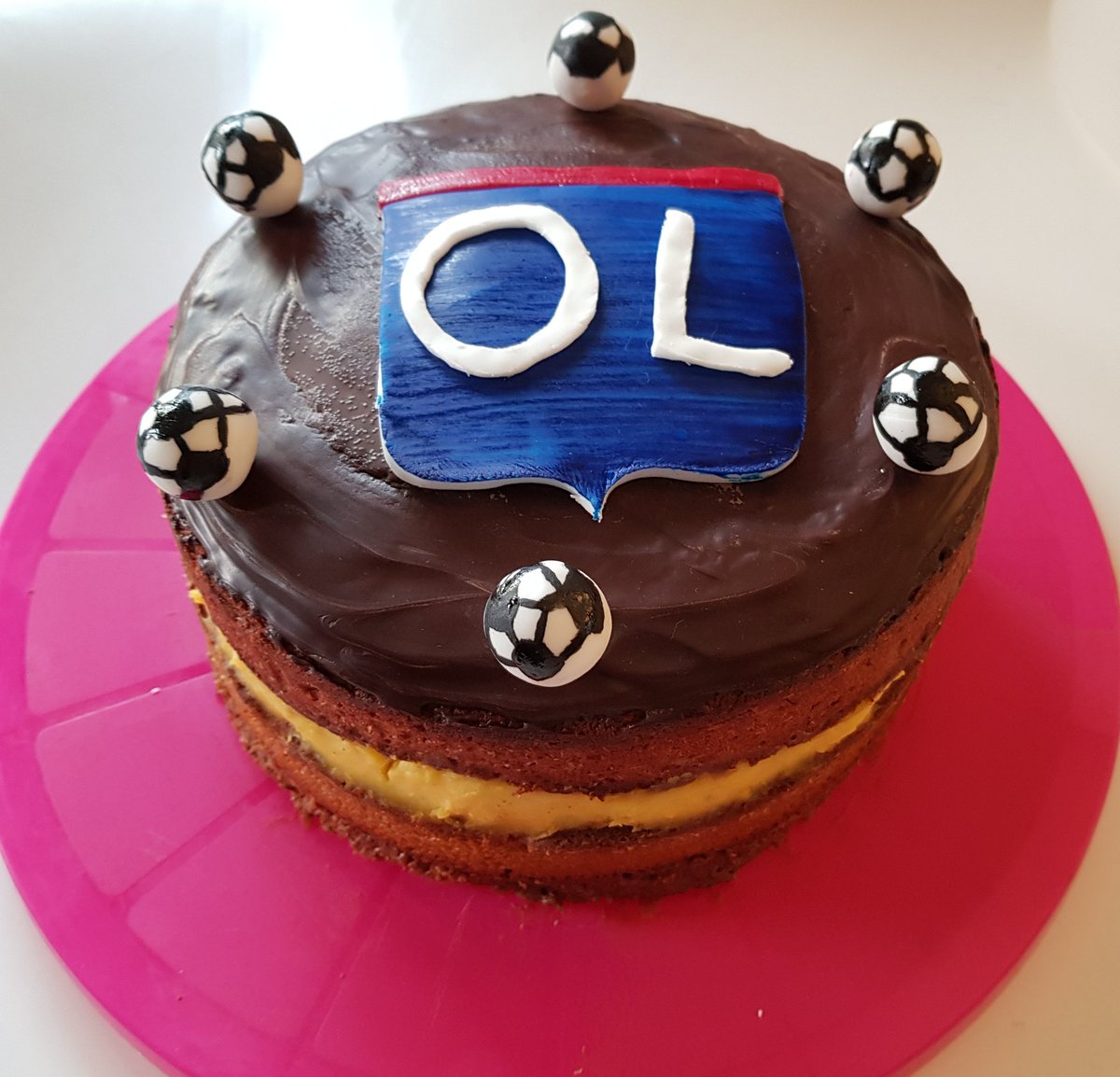 Kyria Je Voulais Pas Poster Avant Pour Pas Spoil Mais Pour Ceux Qui Veulent Revoir Le Gateau De Zack Nani Le Voici Encore Joyeux Anniversaire Vous Comprenez Pourquoi J Ai Pas