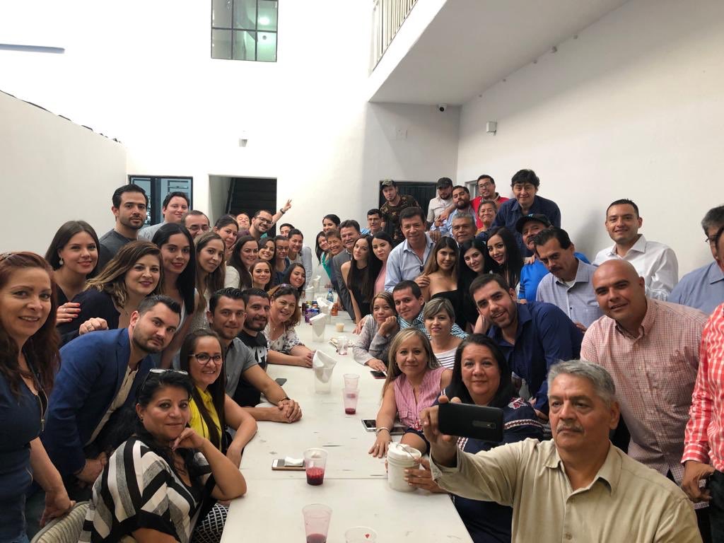 CesarBarbaD's tweet photo. Que gran honor y fortuna la mía, haber trabajado al lado de toda esta maravillosa gente durante 6 años al frente de la ⁦@CGSU_UdeG⁩ de ⁦@udg_oficial⁩ , hoy fue el último día, siempre serán un bonito recuerdo grandes personas. Abrazo fuerte https://t.co/JEGZIIfP98