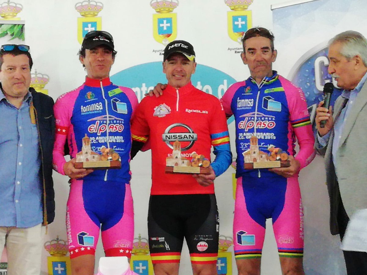 A pesar de meter en la escapada a Víctor Castro, Javi Torres, Paco Prieto, Javier Segovia y Jesús Prieto, no ganamos. Esa es la noticia porque fuimos los más fuertes, Víctor ganó montaña y MVs,  Víctor y Torres atacaron los últimos 15 kms,  siendo cazados casi en meta.