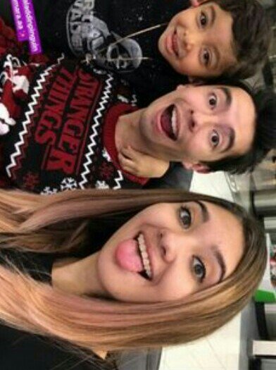 MariaRo88757455's tweet photo. Amara y ami https://t.co/6TtcvAR8xq