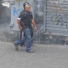 cristiancrespoj's tweet photo. #URGENTE Colectivos (paramilitares chavistas) con armas largas disparando en Av Fuerzas Armadas #Caracas #Venezuela #31Mar https://t.co/AmM2s4377r