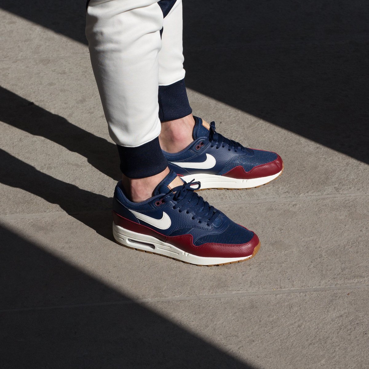 nike air max 1 navy team red