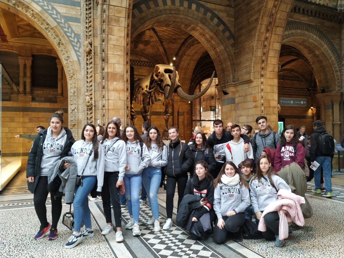 15 alumnos  de 4º y 1º Bachillerato del Programa Bilingüe acompañados por  los profesores Minerva Rodríguez y Alfonso Lara  han pasado  una semana en Inglaterra como parte del  Intercambio con los centros escolaresFarlingaye de Woodbridge.