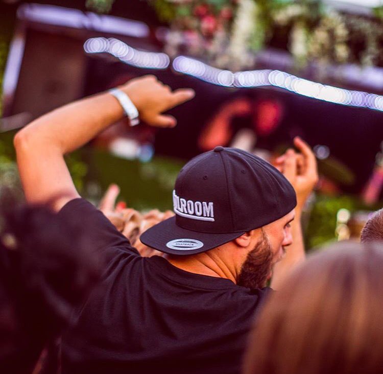 studio338's tweet photo. *Toolroom Summer Party Competition*

Calling all @toolroomrecords fans, here is your chance to win x4 VIP tickets to their Summer party on July 13th.

HOW TO ENTER:
1. RETWEET this post
2. Tag up to 4 mates!

Winner chosen Monday.

Sign up to our season: https://t.co/grzqlCa8oR https://t.co/rG8przsUyQ