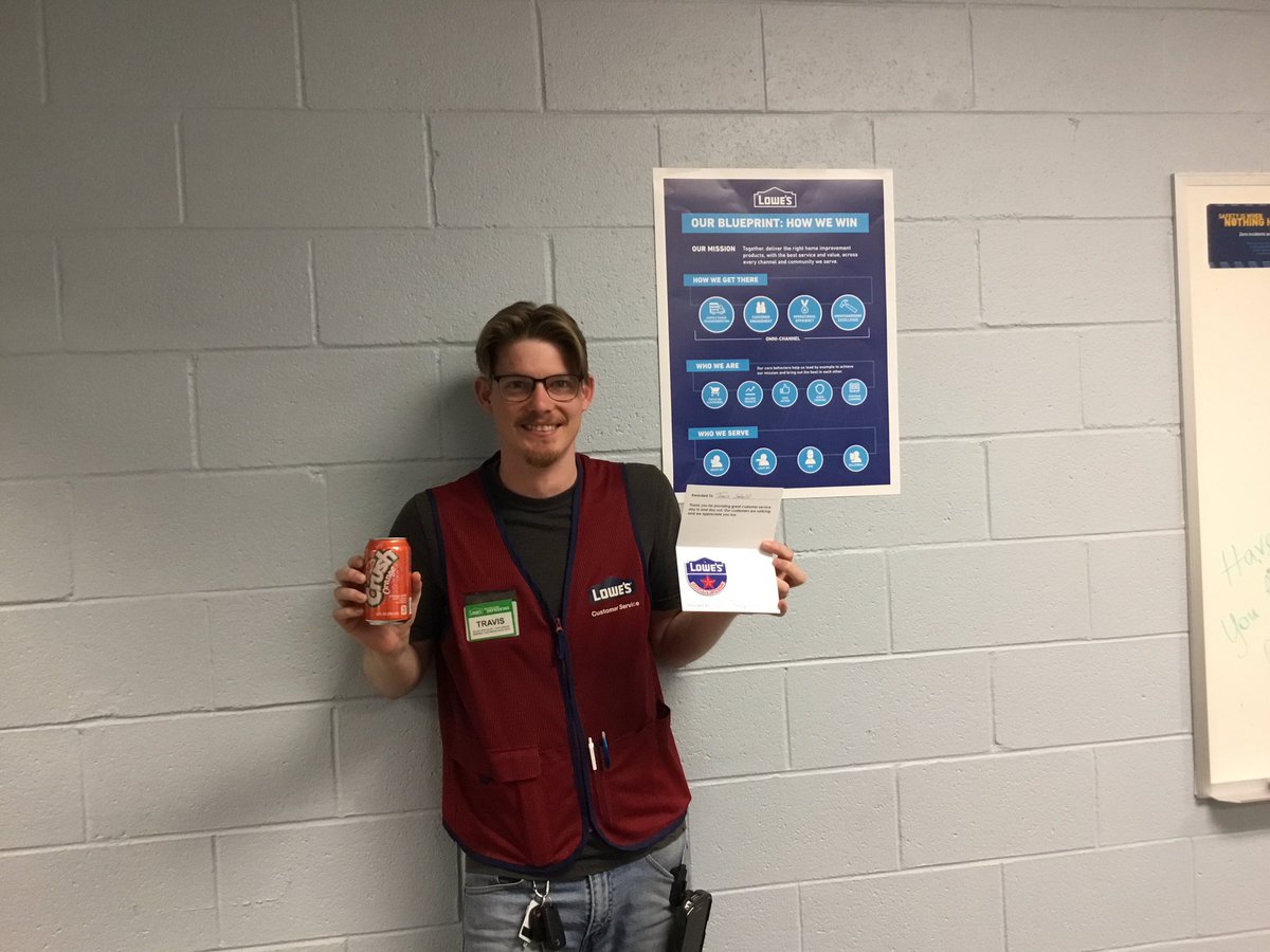 Lowes1142's tweet photo. Travis receiving a star award for customers compliments on his PK in appliance and friendly attitude.  Keep crushing the competition with great service. Thank you! https://t.co/jeoGmf62cP