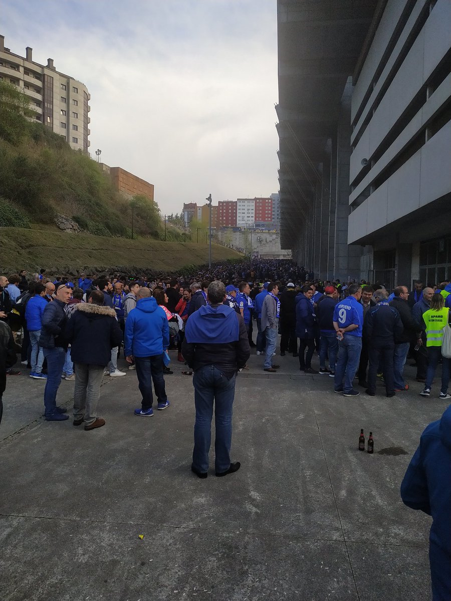 Symmachiarii94's tweet photo. Hoy el Oviedismo dijo basta.

Basta de atropellos a los aficionados, basta de tratarnos como delincuentes. 

Gracias @RealOviedo @arturoelias https://t.co/ZjfLJ37oei