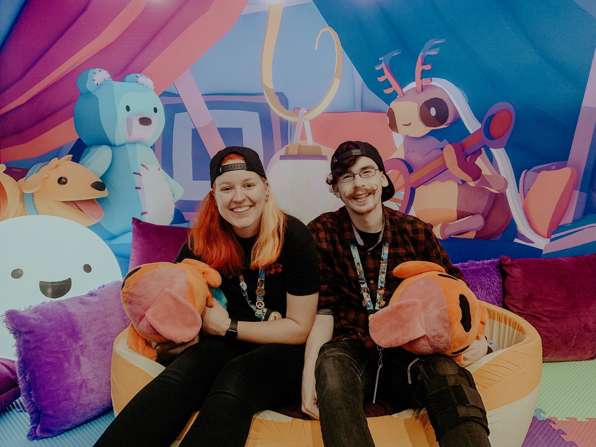 Rambaler's tweet photo. Not alone in the world :) got each other and alittle #PAXPhogs thanks for the photo! <3
@PlayPHOGS https://t.co/qKx9OgQ4vS