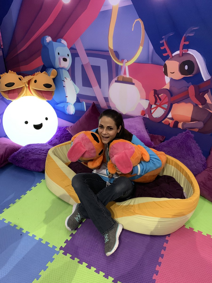 MsValentine2552's tweet photo. I โค๏ธ Phogs! @PlayPHOGS #paxphogs https://t.co/X05FCE0kFf