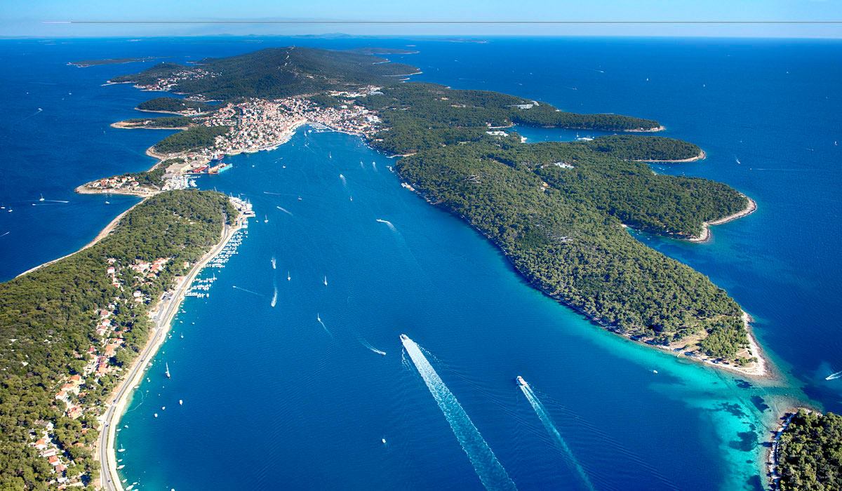 CroatiaMoto's tweet photo. Day 4 Is Island Lošinj, day 5 Plitvice lake and day 6 is rest day.
#mototourscroatia #feelcroatia #croatia #croatianislands #motorcycleguidedtours #guidedmototours https://t.co/BpuaD5pPch