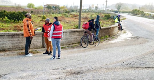 Left (@left_rivista) on Twitter photo Rocco e i suoi fratelli nello slum di San Ferdinando
bit.ly/2TMIIX8
Reportage di <a href="/Ferracut/">Angelo Ferracuti</a>
#caporalato
#agromafie Rocco e i suoi fratelli nello slum di San Ferdinando
bit.ly/2TMIIX8
Reportage di <a href="/Ferracut/">Angelo Ferracuti</a>
#caporalato
#agromafie