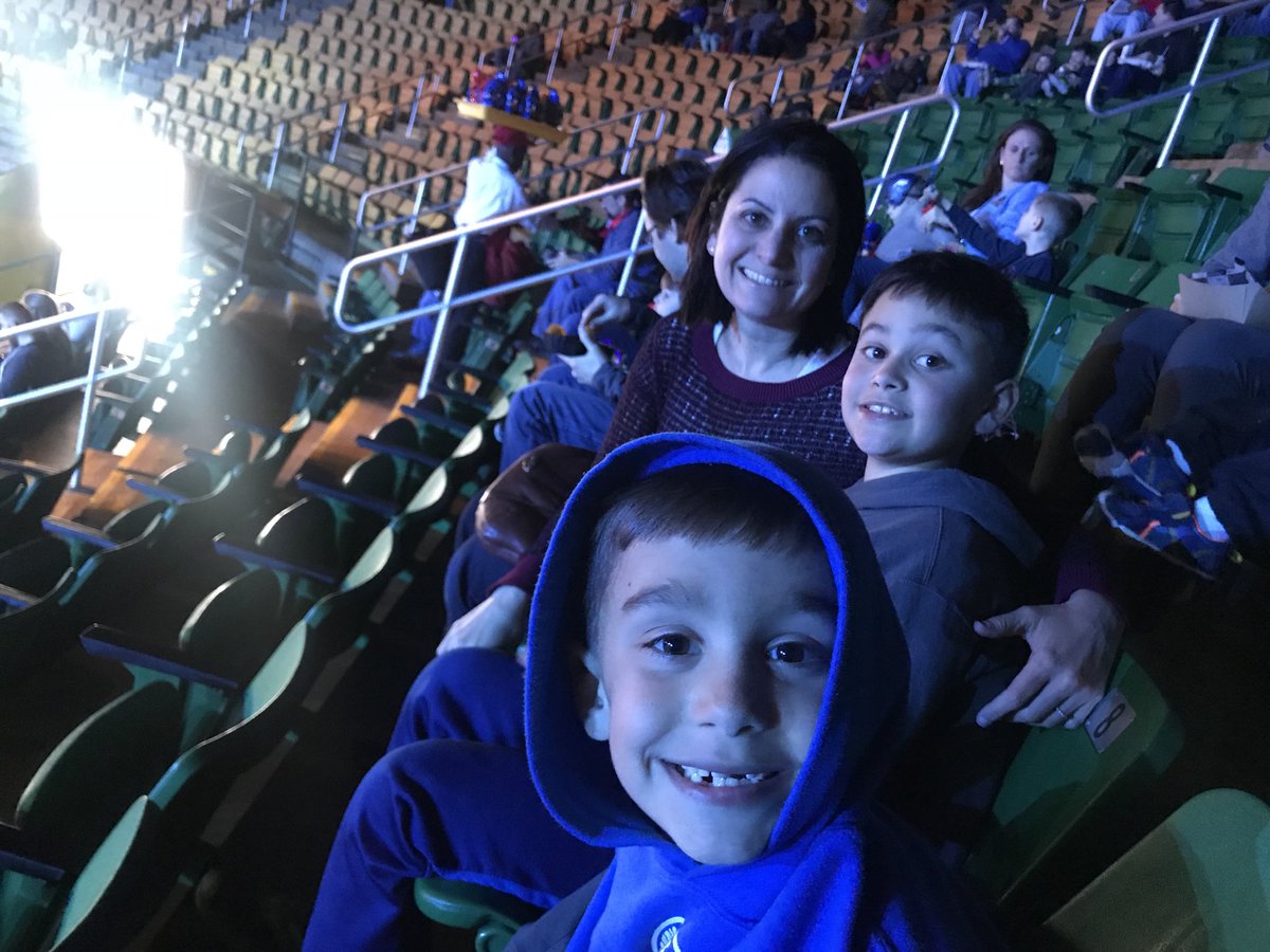 #MarvelUniverseLive