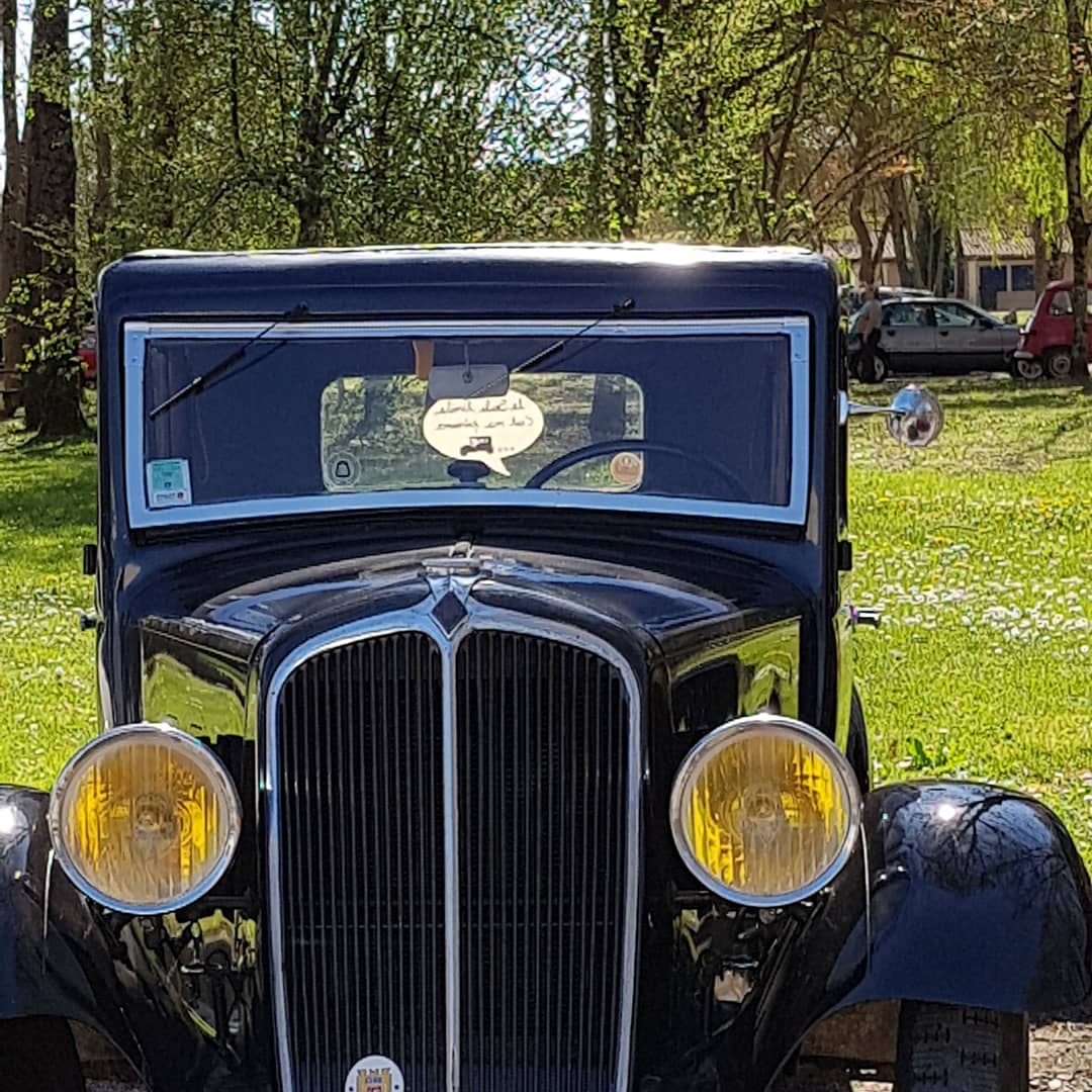 catf3D's tweet photo. Aujourd'hui sortie interclubs 😁
Très belle journée....très belle voiture 
Mais je suis épuisée
#sortie #interclubs  #vieillevoiture #voituredecollection #vieilleroues #primaquatre #cadillac #traction #soleil #rencontre  #alfaromeo #pieceauto #passion #detente #loisir #famille https://t.co/WTyV0jANJM
