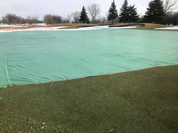 GlendaleGolf's tweet photo. The sun is shining and the golf season just around the corner. Course is looking great. All Membership inquiries call 204 832-1306, we look forward to hearing from you. https://t.co/cOsfZcNv0H