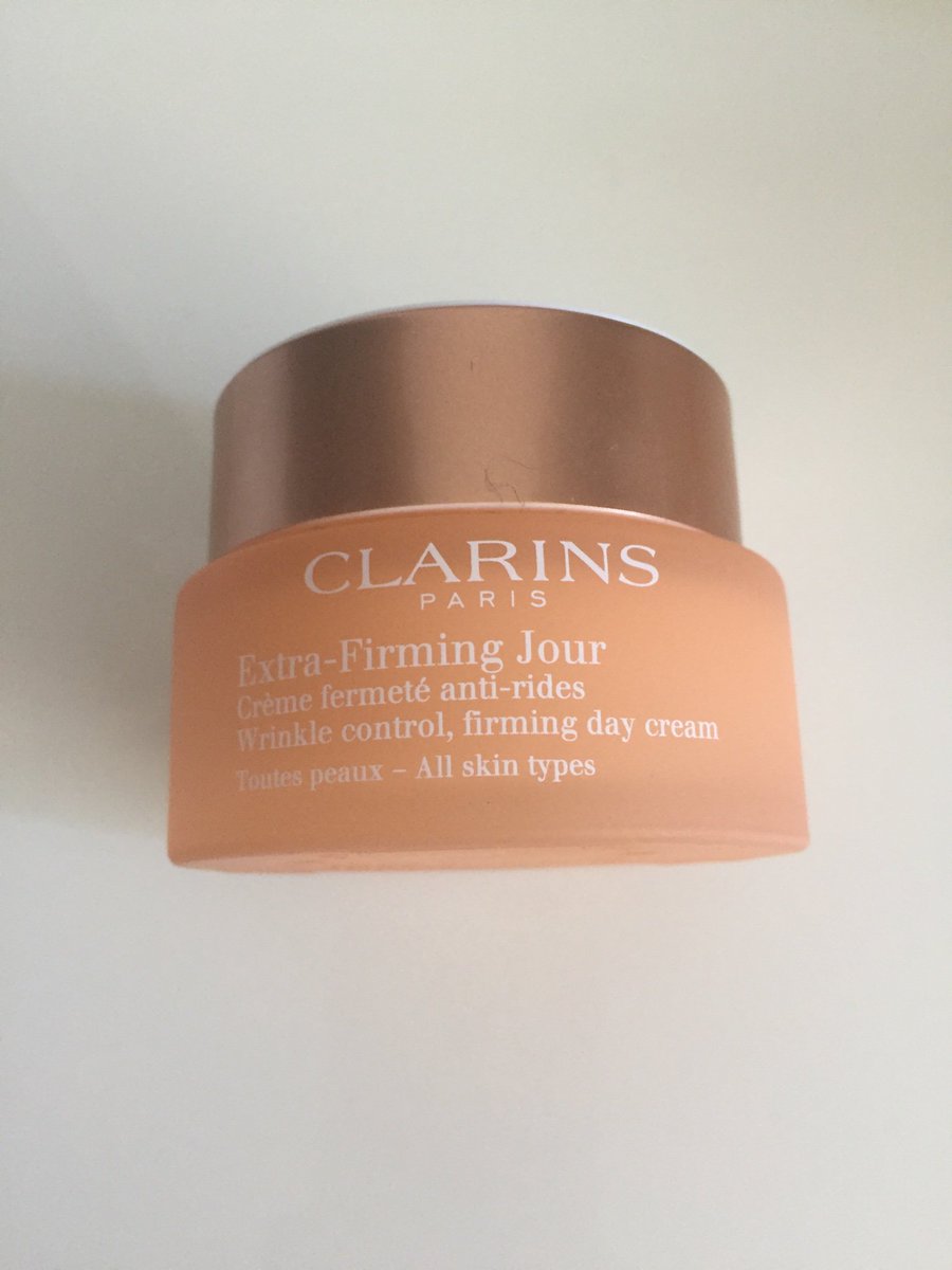 sanemis's tweet photo. Mon coup de cœur du moment, la crème de jour #Extrafirming de @ClarinsFR pour une peau plus ferme. https://t.co/eVTzEKsmFX