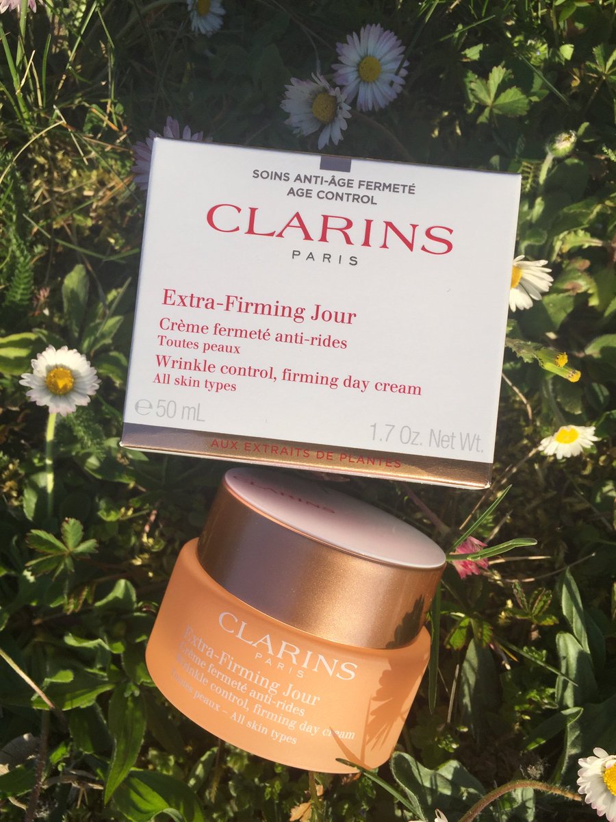sanemis's tweet photo. Mon coup de cœur du moment, la crème de jour #Extrafirming de @ClarinsFR pour une peau plus ferme. https://t.co/eVTzEKsmFX