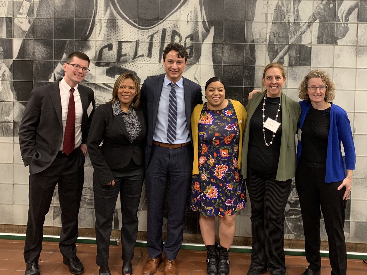 Happy to be a part of this informative discussion about immigration, moderated by @lizforma, at the Democratic Campaign Institute today with @SusanBChurch11, @nrtracy, Dan McFadden of @ACLU_Mass, and atty Liz Goss. #DCIRox #mapoli