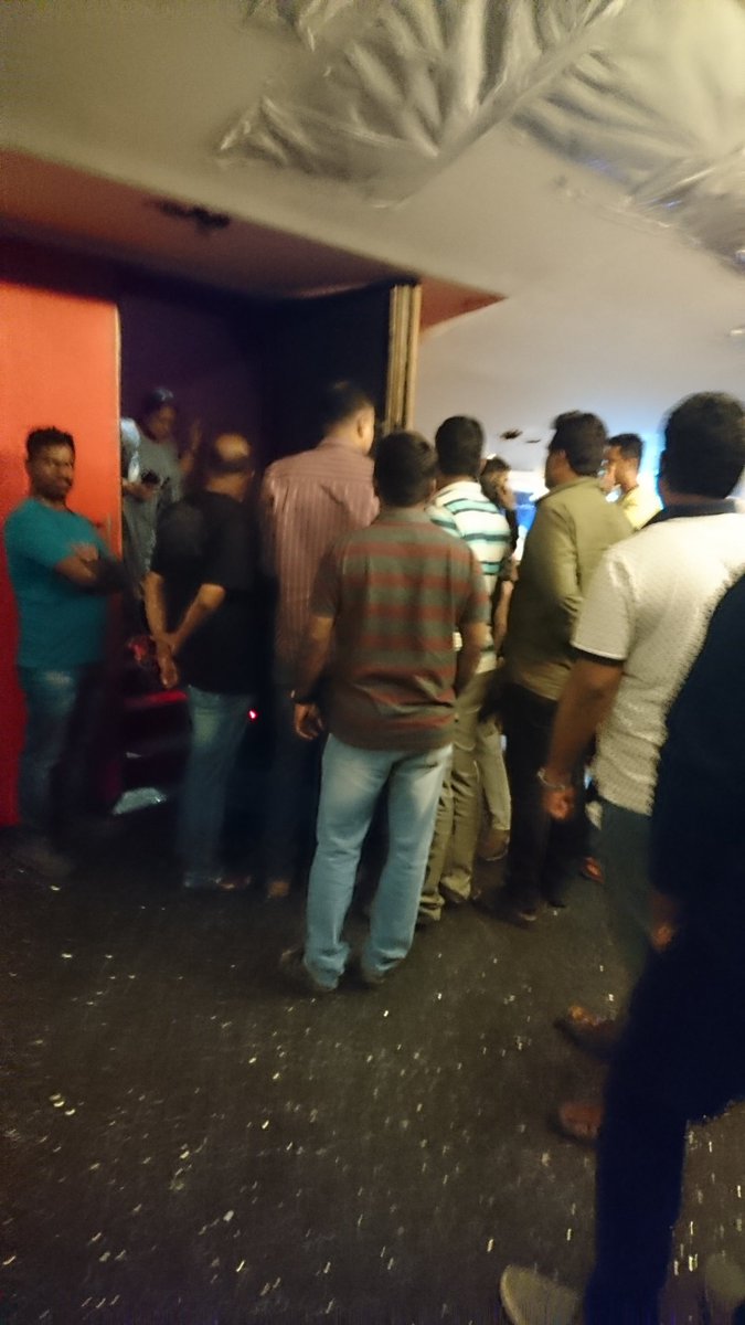 VipinVijayan_'s tweet photo. #PVR #cinewonder #Thane #Lucifer 7pm show stopped midshow pathetic no technicians https://t.co/m0jh9fz6xR