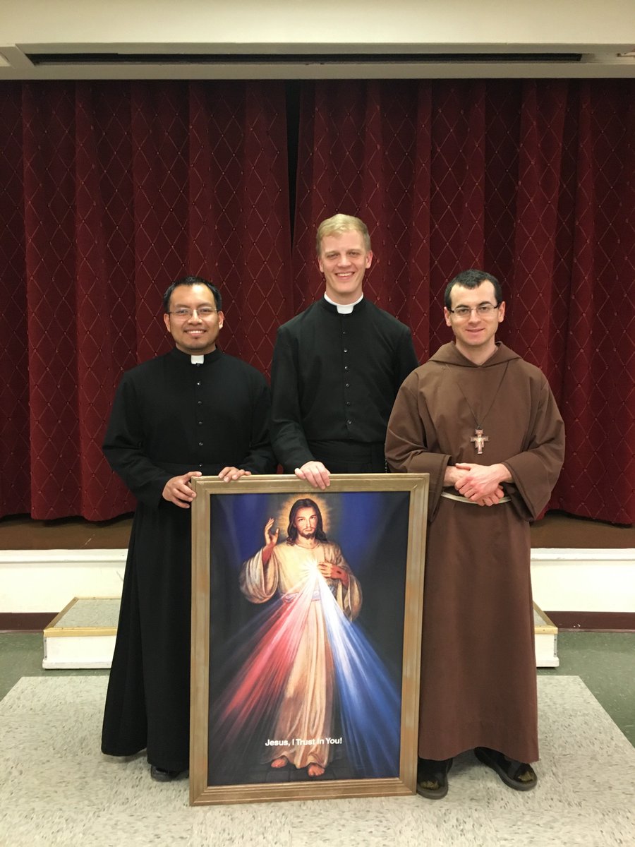 SrLilChef's tweet photo. @OLAMission @SJCantius @DSJVocations @MundeleinSem Such a blessing to be at St. Ansgar last night--Thanks for joining us Dcn. Matthew and Manuel! Incredible to see 130 youth in Adoration of Our Lord Jesus in the Blessed Sacrament! #RealPresence @DSJVocations @SJCantius @MundeleinSem https://t.co/d3KiucTlnx