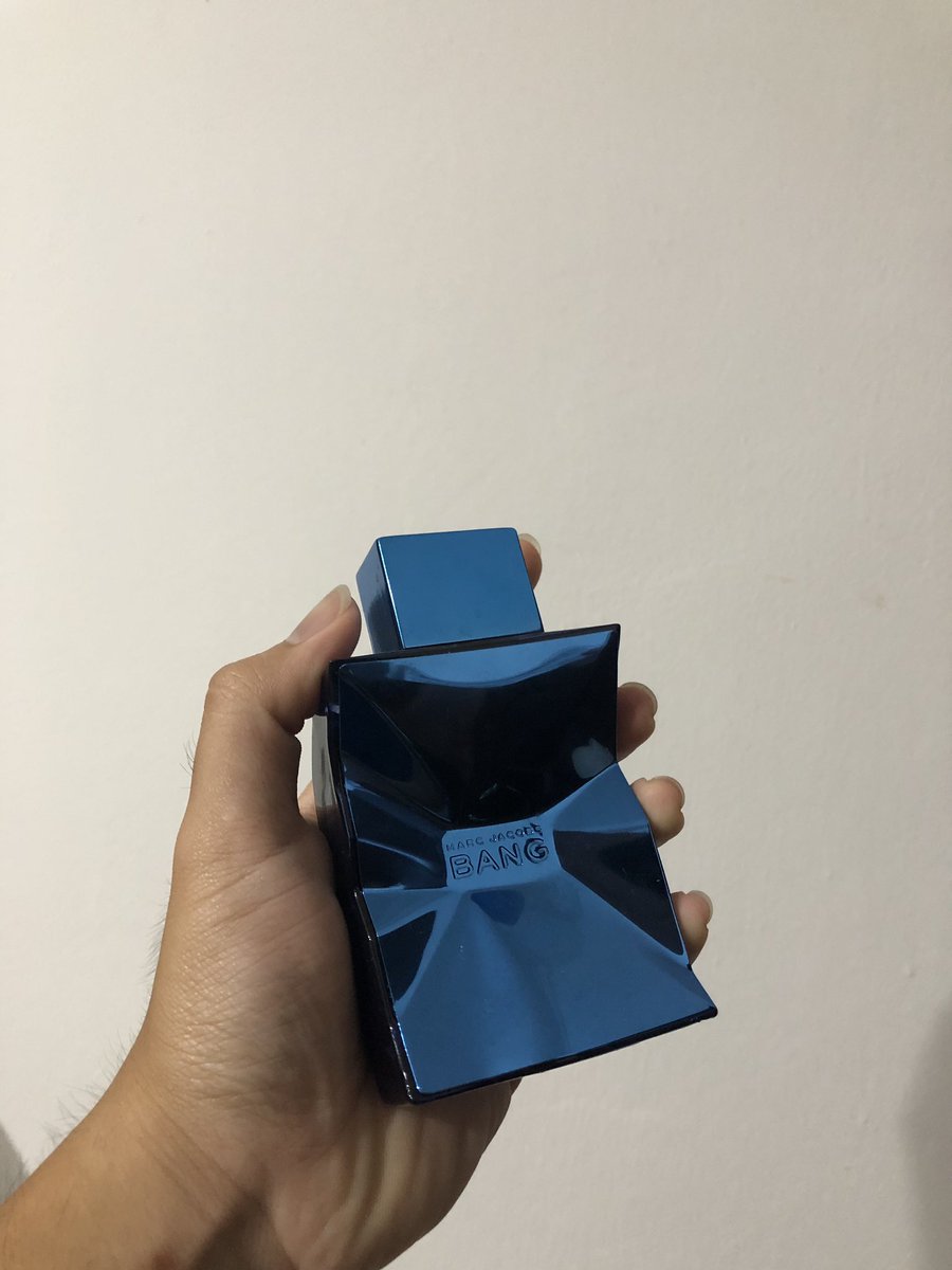 Marc Jacob Bang. Gentlemen. Not that strong but long lasting. The scent reminds me of my dad. Dont worry, his choice is always the best. My partner for colognes collection  9/10 (sorry ni dh habis tak leh nak bau sgt)