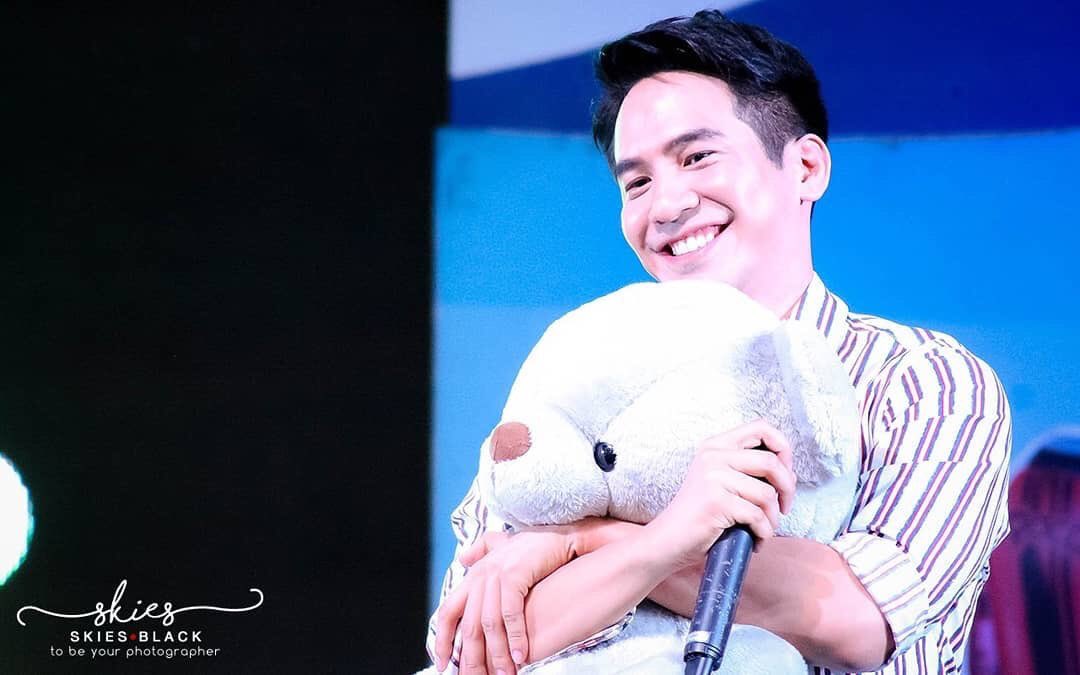 pope_house's tweet photo. #repost @allthelovezzพี่โป๊ปเป็นคนน่ารักกกกก ❤️🥰😘 #popezaap
Cr. @skiesblack18 #popehouse #โป๊ปธนวรรธน์ #pope #popethanavat #popeza https://t.co/1KLC8LliVW